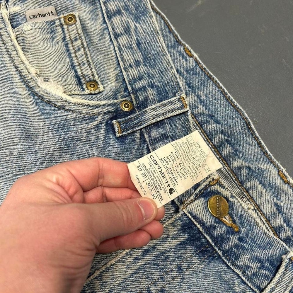 Vintage faded and distressed Carhartt light washed relaxed fit denim jeans - Picture 3 of 5